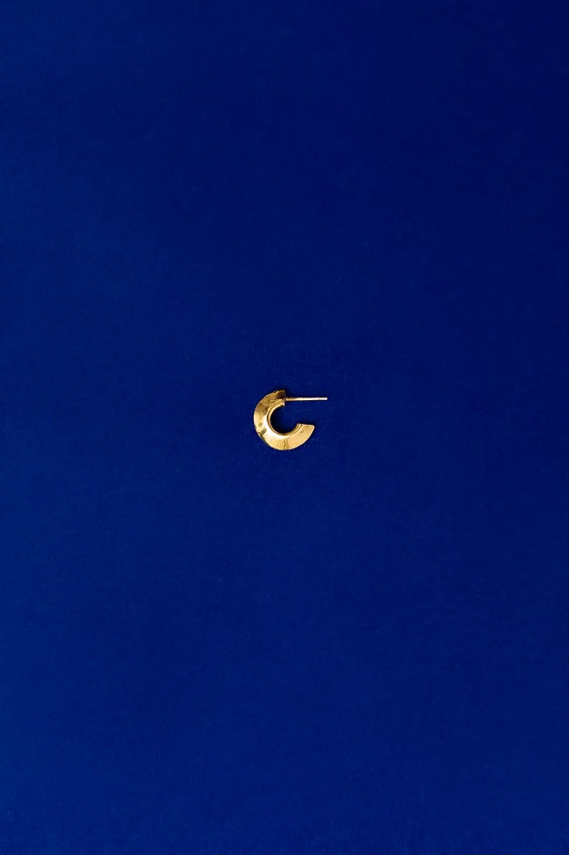 Argola Espadas Media Dourada