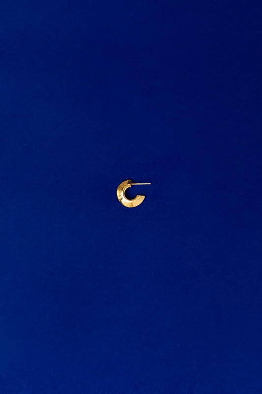 Argola Espadas Media Dourada