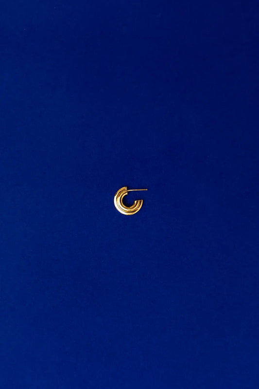 Argola Paus Media Dourada